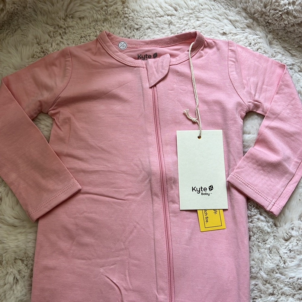 Kyte Baby 18-24mos zip up footie -crepe
